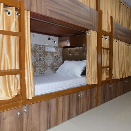 Metro Inn Dormitory Mumbai Ngoại thất bức ảnh