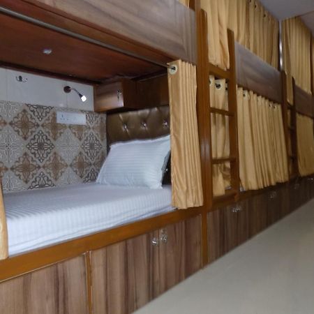 Metro Inn Dormitory Mumbai Ngoại thất bức ảnh