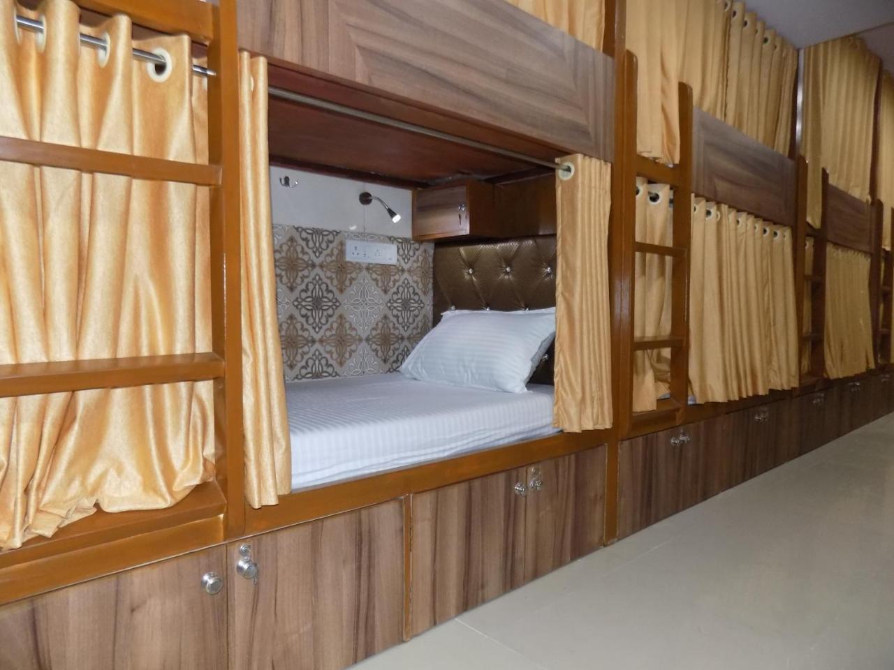 Metro Inn Dormitory Mumbai Ngoại thất bức ảnh