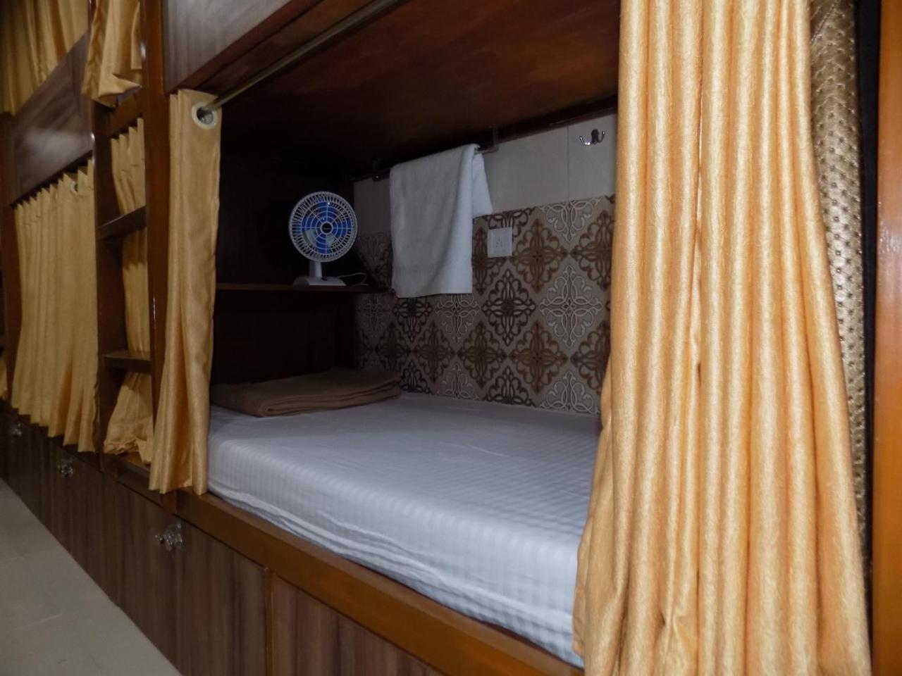 Metro Inn Dormitory Mumbai Ngoại thất bức ảnh