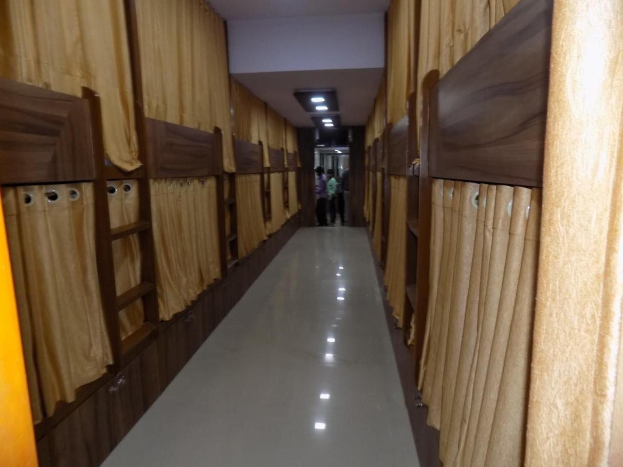 Metro Inn Dormitory Mumbai Ngoại thất bức ảnh